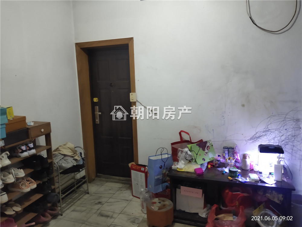 二汽新村 68平 南向三室一卫 交通便利 采光好