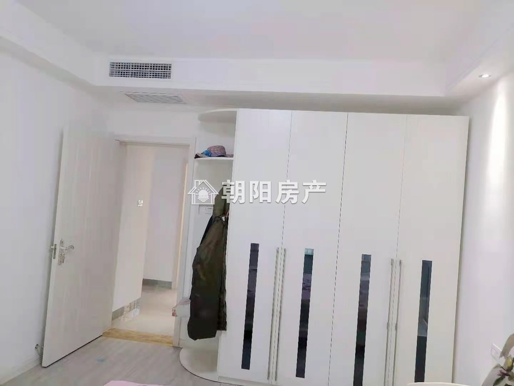 泉山湖兰乔公馆 118平 南向精装三居 学区房 满两年 环境好