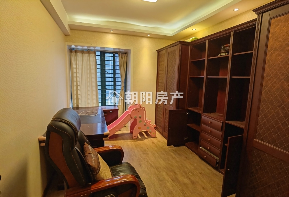 绿城花园 128平 南向精装三室 满两年 学区房 交通便利