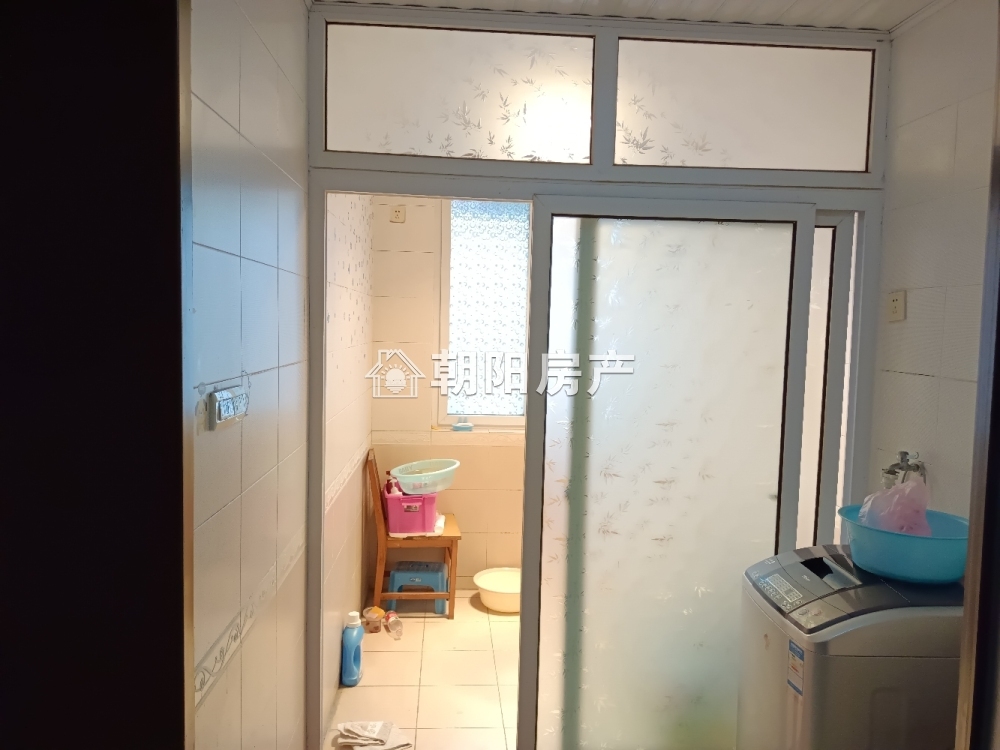 上湖新村3室2厅137.5平  有证 保持好..