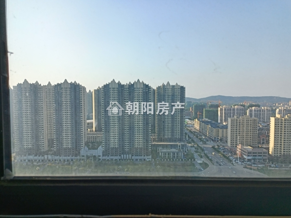 钻石星座 126平 南向三室两卫 毛坯高楼层 交通便利学区房