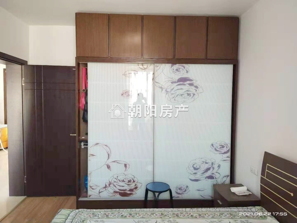 铁三处 81平 三室一厅 满两年 学区房 随时看房