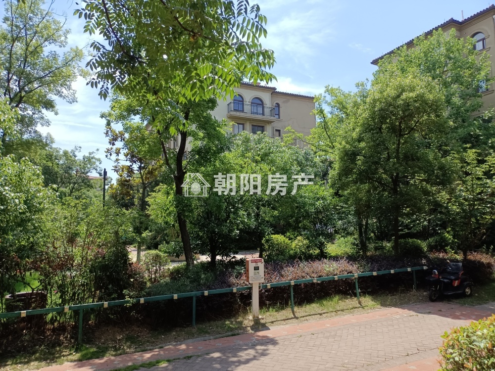 顺发泽润园 139平 朝南四室双卫 免税交通便利