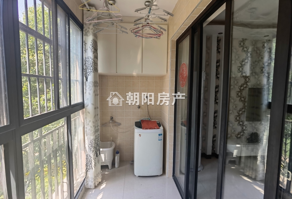 泉山湖 83平 精装南向两居 学区房 交通便利