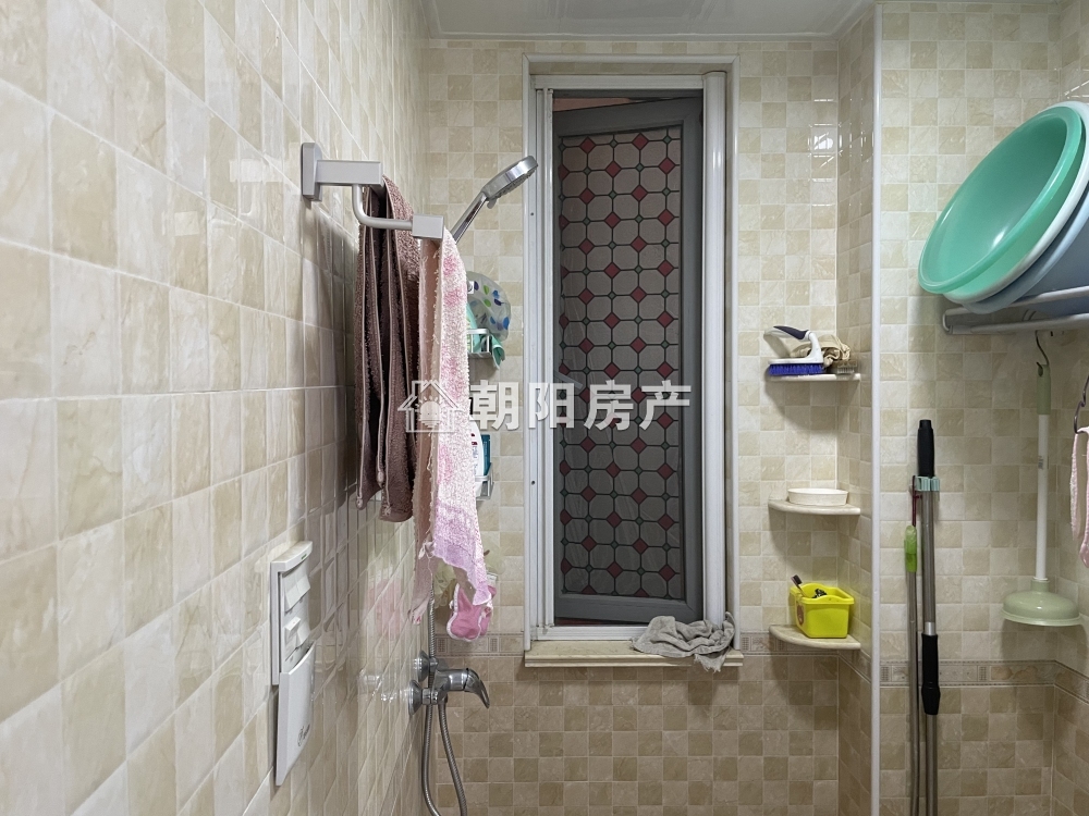 龙湖中心 80平 南向精装两居 满两年 交通便利 随时看房