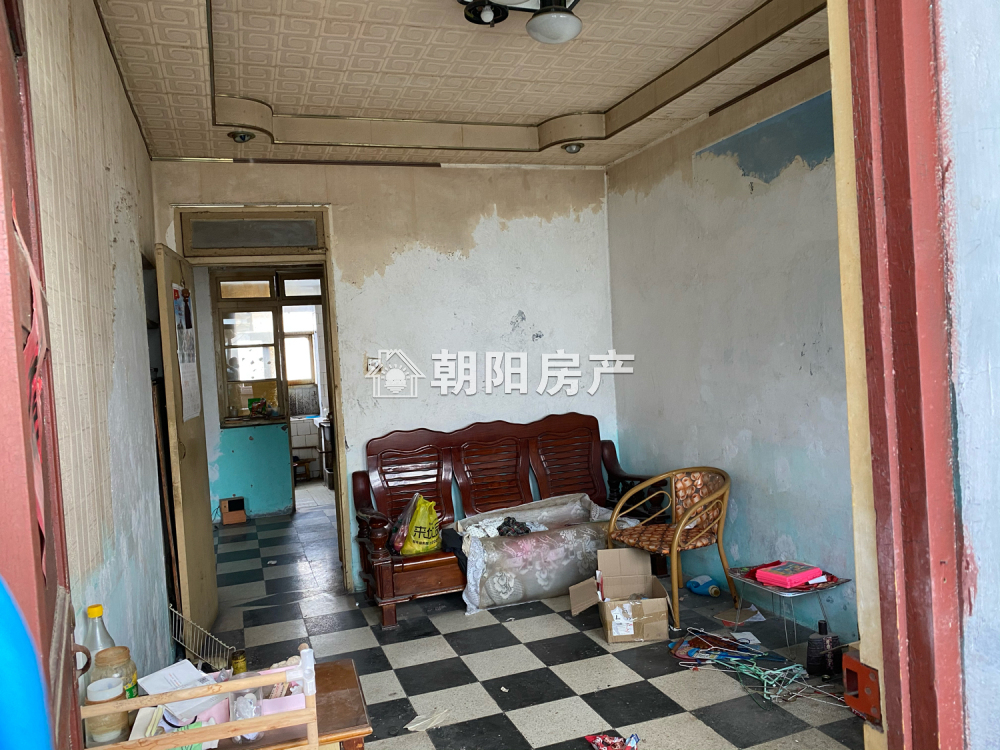 粮食局大院 65平 南向三室 满两年 采光好随时看房