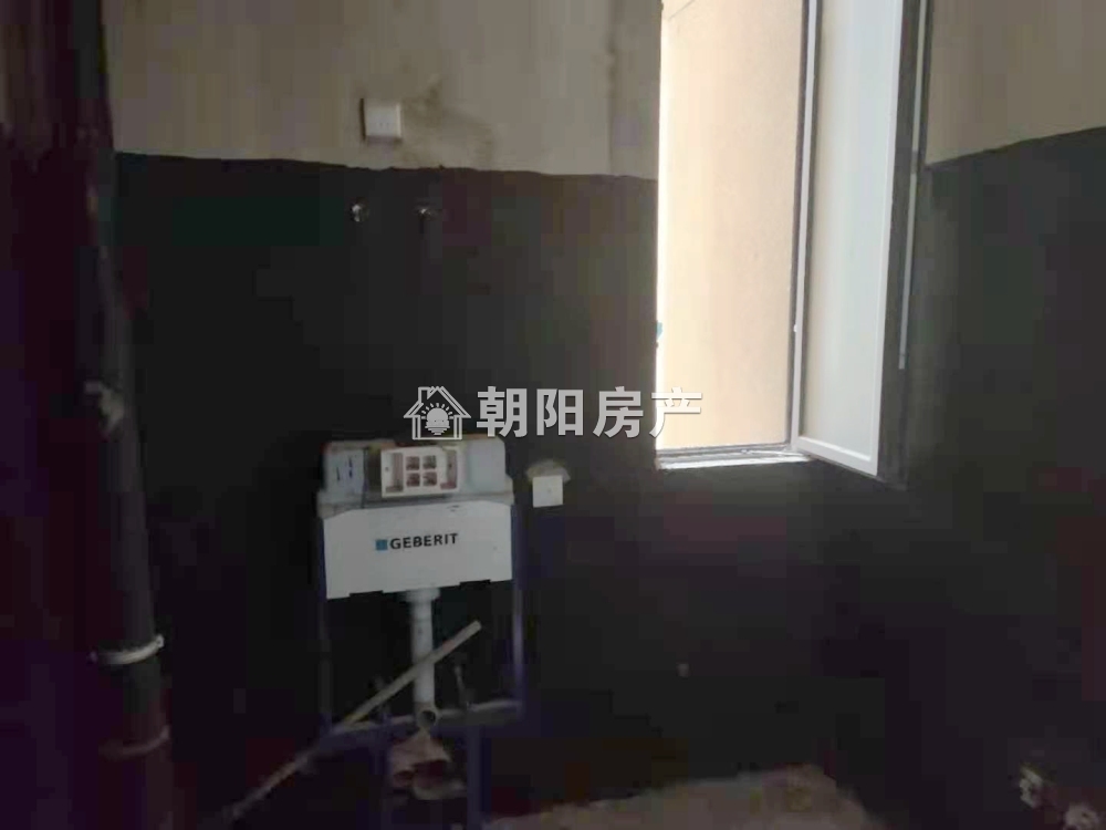 金融世家 142平 南向大三居 毛坯 学区房 交通便利