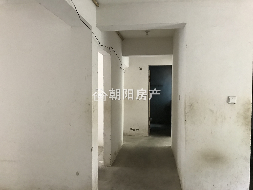 顺发泽润园 87平 南向三居 交通便利 毛坯待装