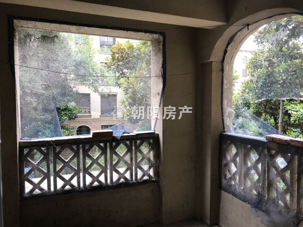 顺发泽润园 87平 南向三居 交通便利 毛坯待装