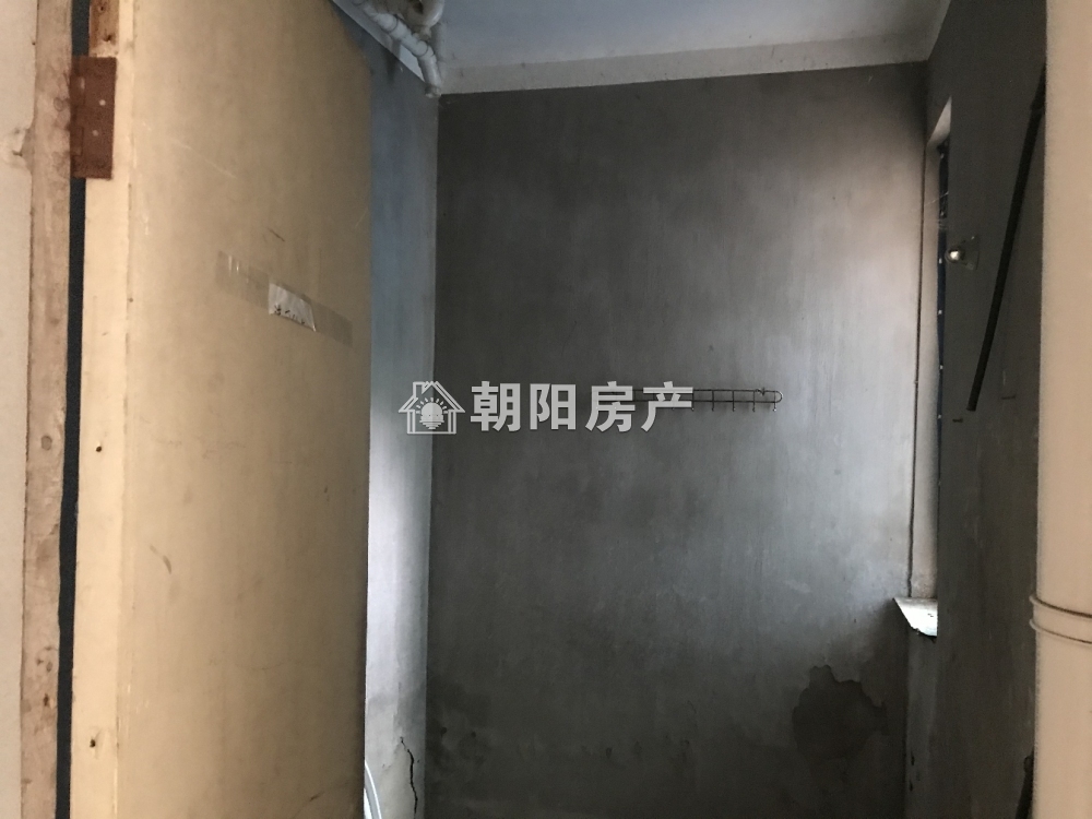 顺发泽润园 87平 南向三居 交通便利 毛坯待装