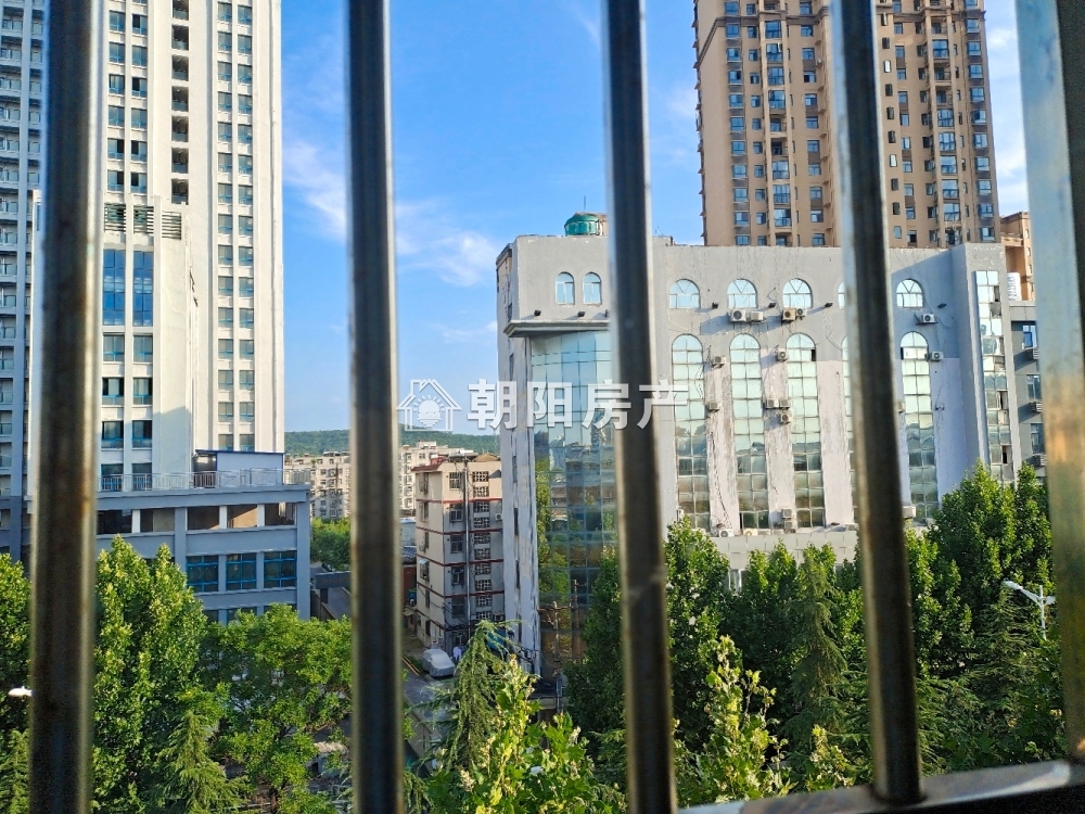 天桥小区 82平 南向三室 满五唯一学区房 采光好