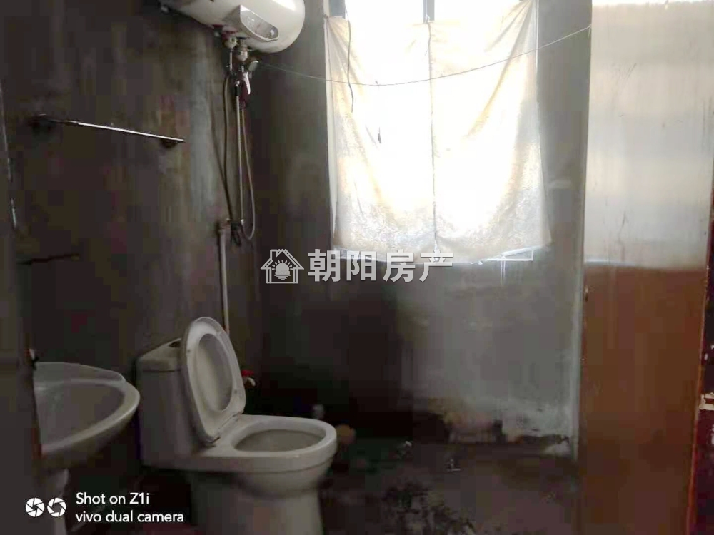 西湖春天 102平 南向三居 毛坯 交通便利学区房