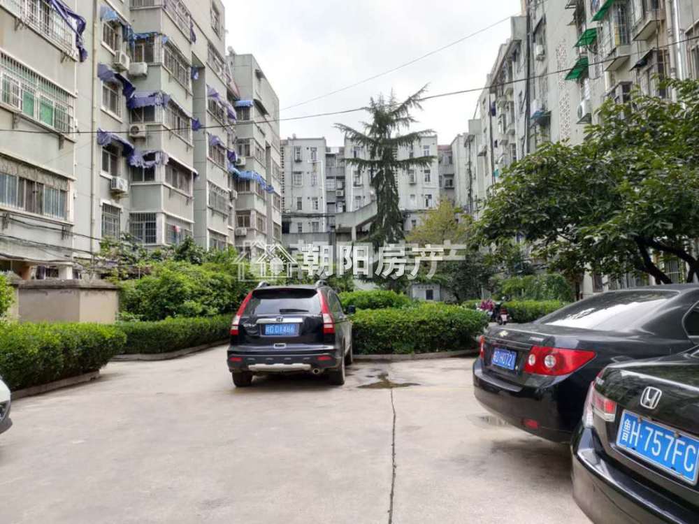 翡翠苑 70平 精装两室 东向采光 配套齐全