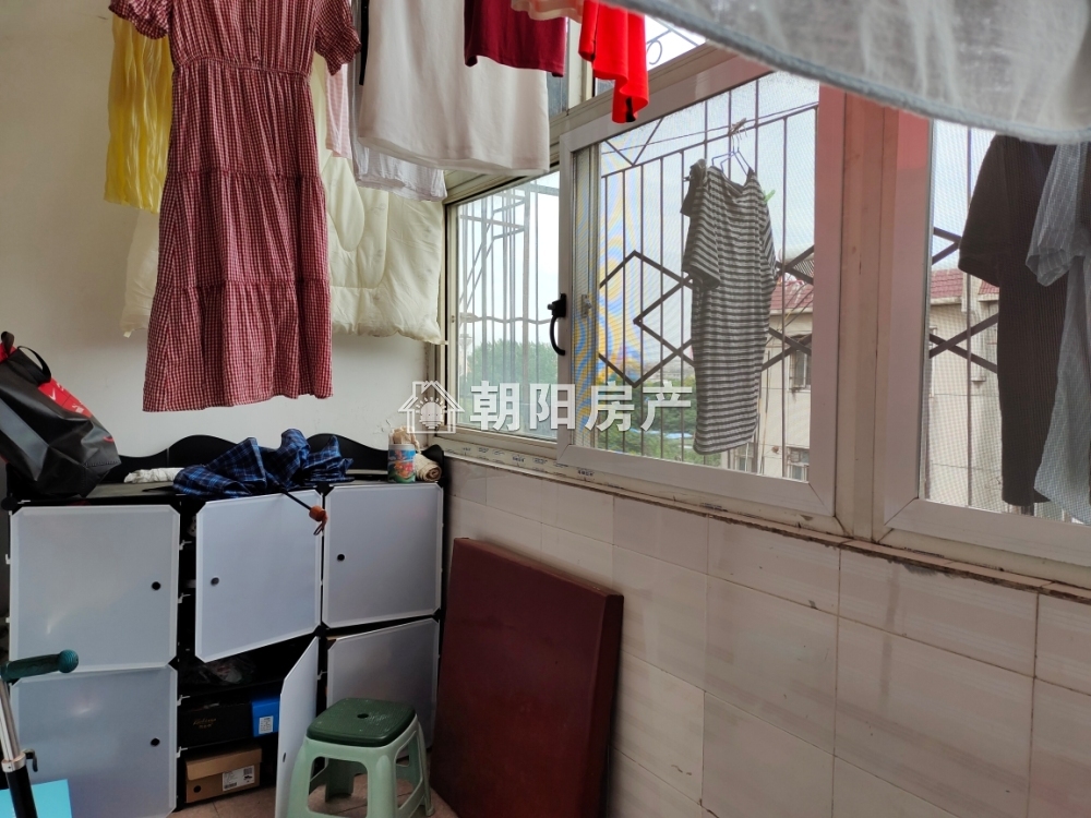金凤小区 105平 朝南三居 采光好 交通便利 2762元/平
