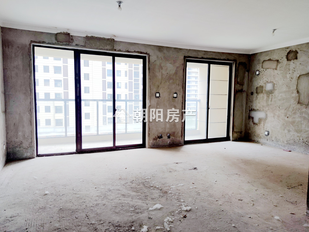 御香山 132平 南向三居 免税学区 毛坯可定制