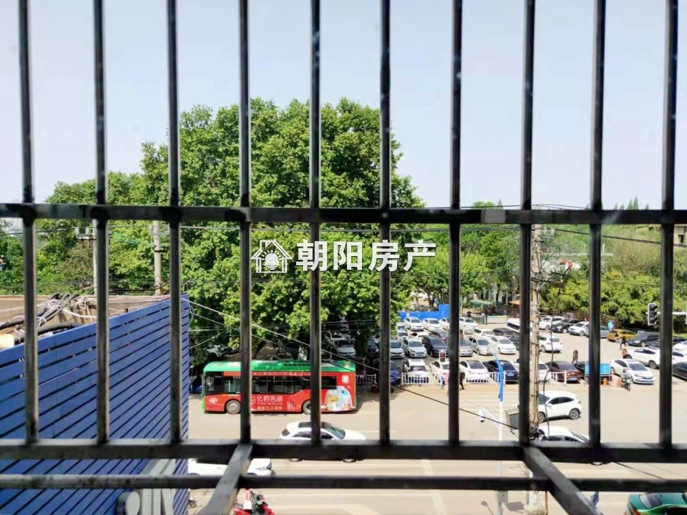 金龙门公寓 60平 一室一厅 龙湖公园旁 满五唯一