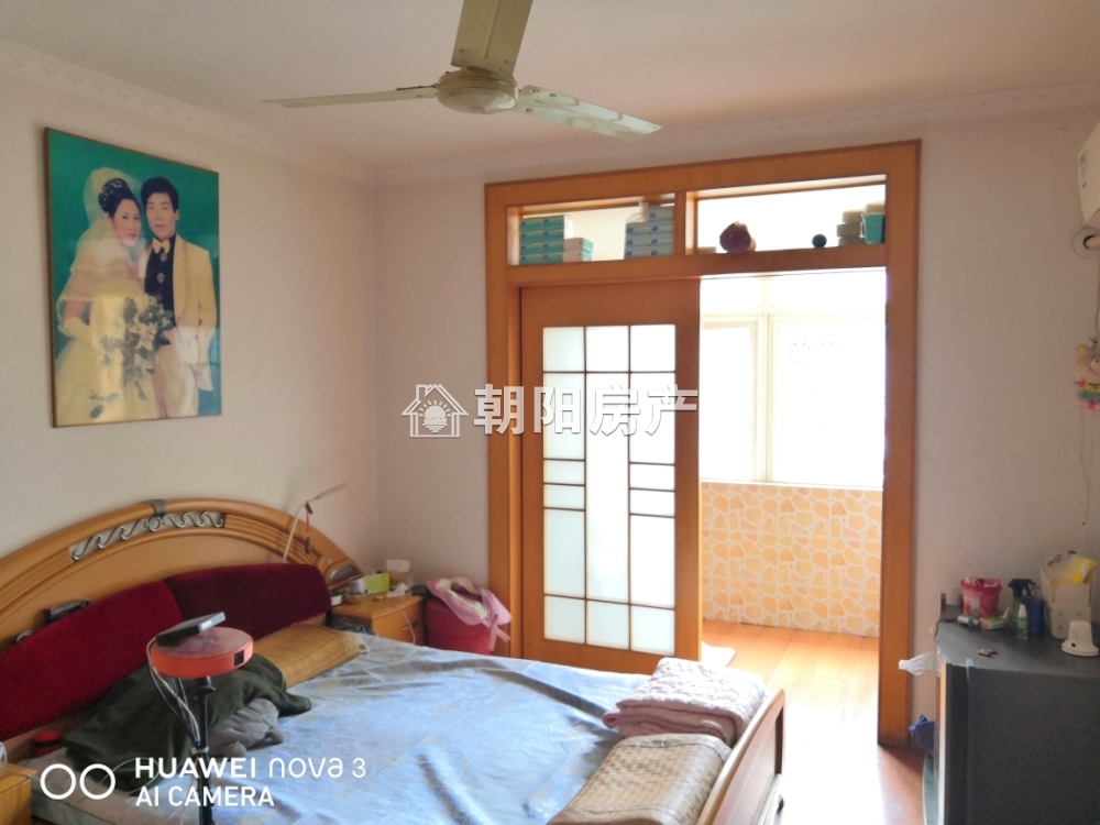 市场新村 90平 南向三室两厅 随时看房 购物便捷