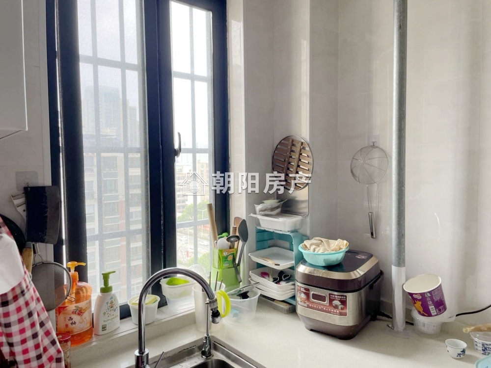 银鹭万树城 107平 南向精装三室 满两年 随时看房
