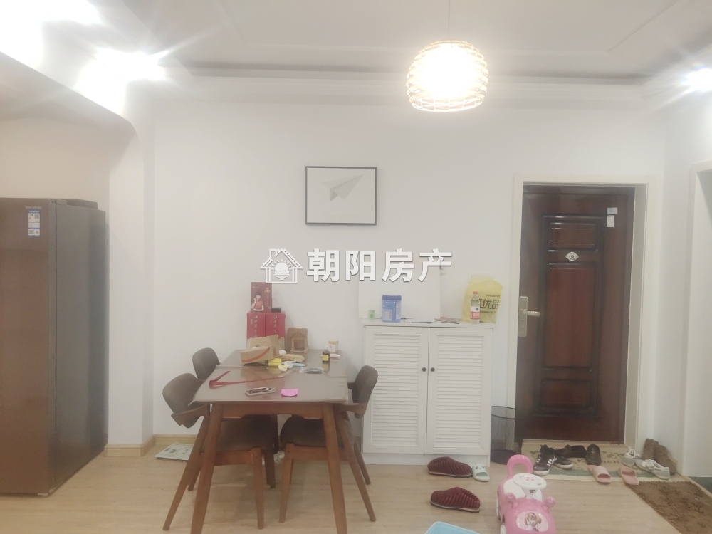 泉山湖香颂小镇 115平 精装三室朝南 交通便利 学区房