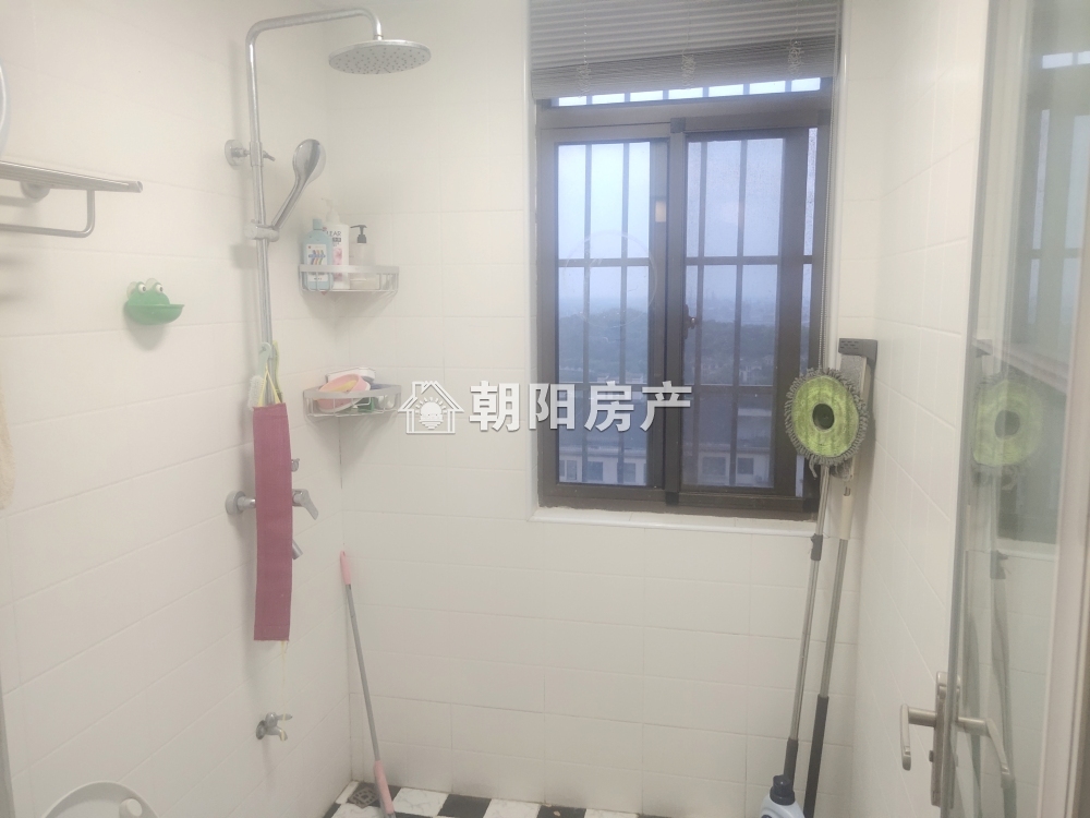 泉山湖香颂小镇 115平 精装三室朝南 交通便利 学区房