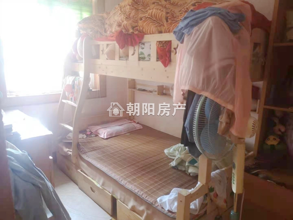 通达四村 75平 南向精装三室 满两年 购物便捷