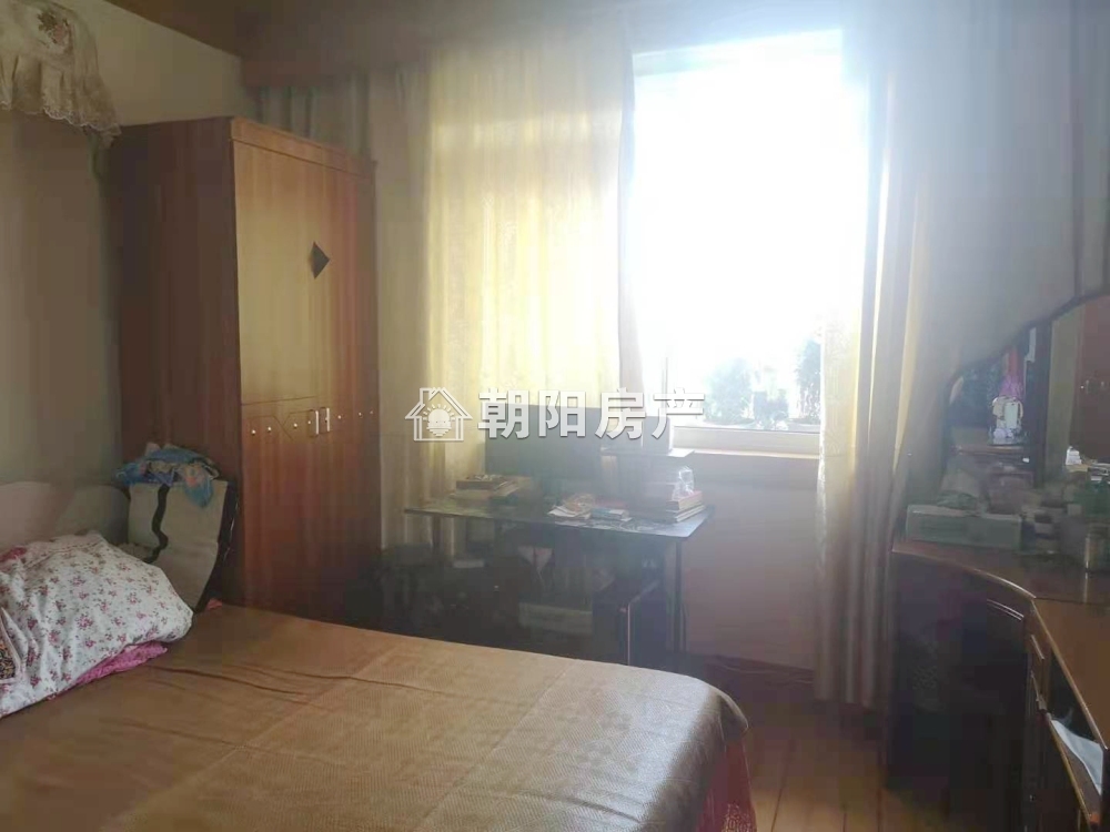 通达四村 75平 南向精装三室 满两年 购物便捷