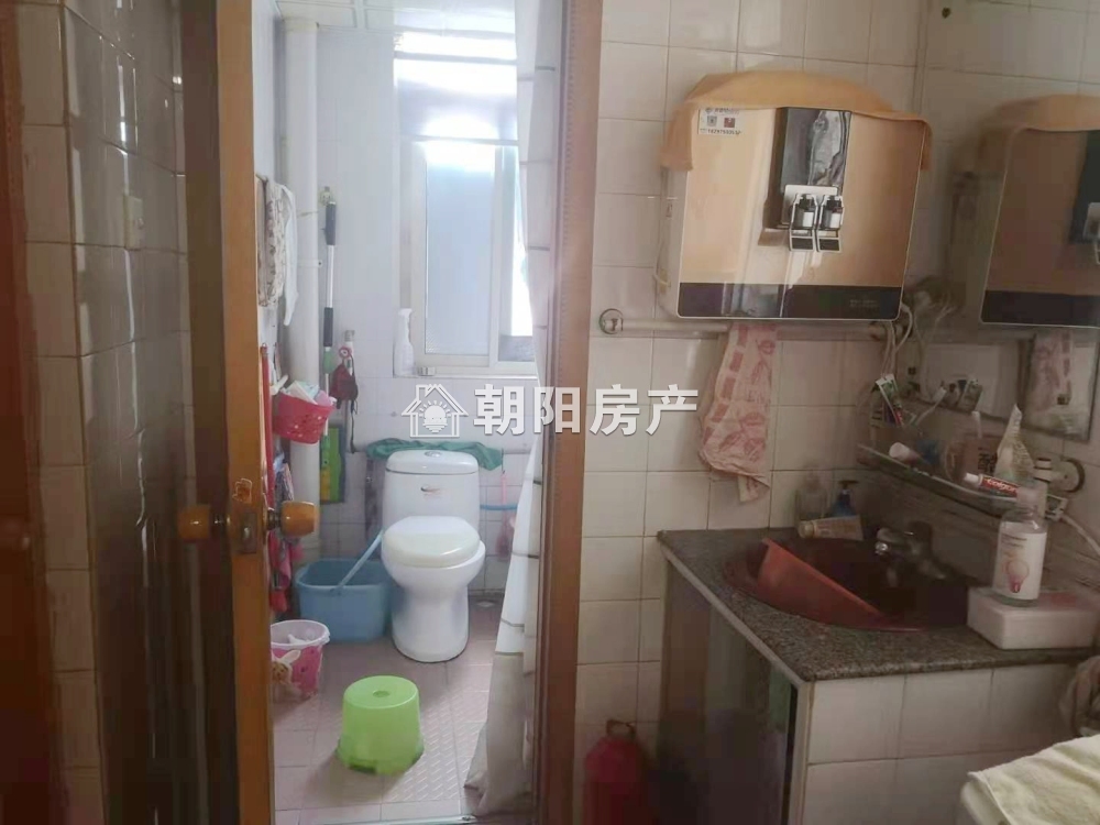 通达四村 75平 南向精装三室 满两年 购物便捷