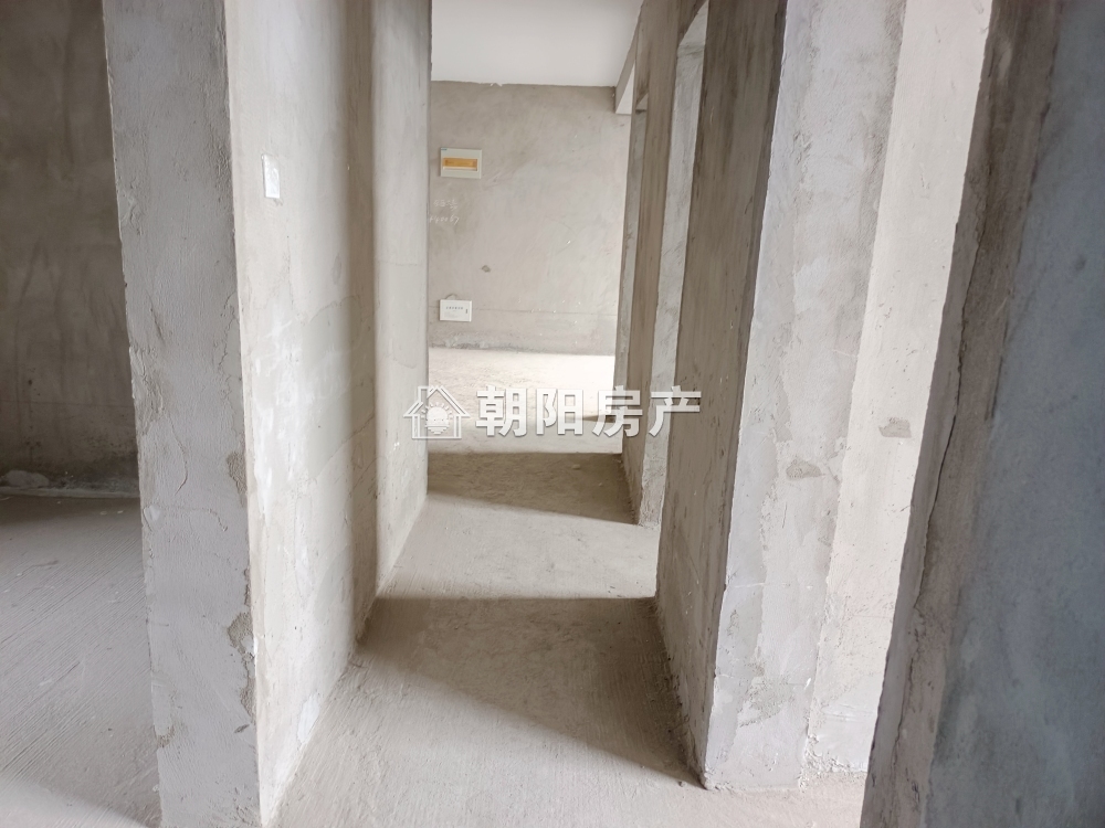 金地环球港 127平 南向三室 毛坯学区房 随时看房