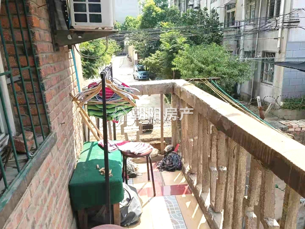 公安大院 61平 南向两室 满两年 学区房 随时看房