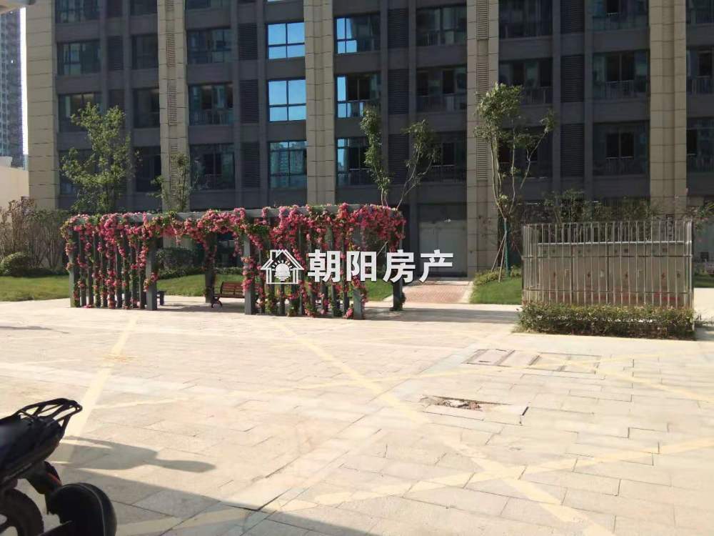 万茂华府 108平 朝南三居毛坯 学区房 采光好