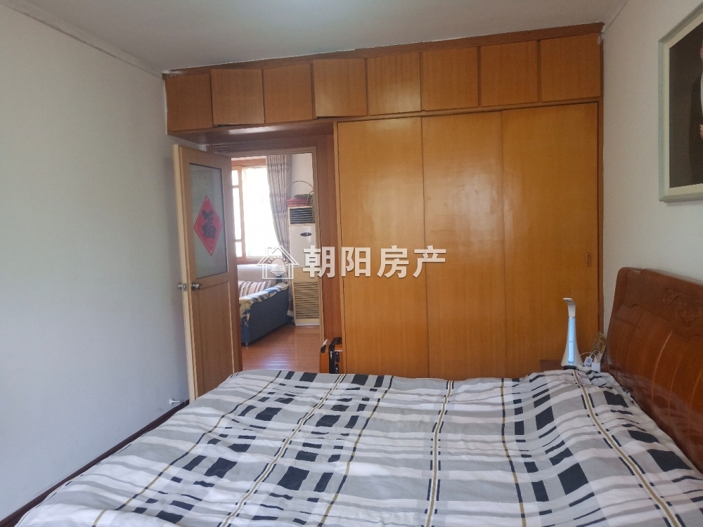 百花园一期普通装修3室5跃6出售
