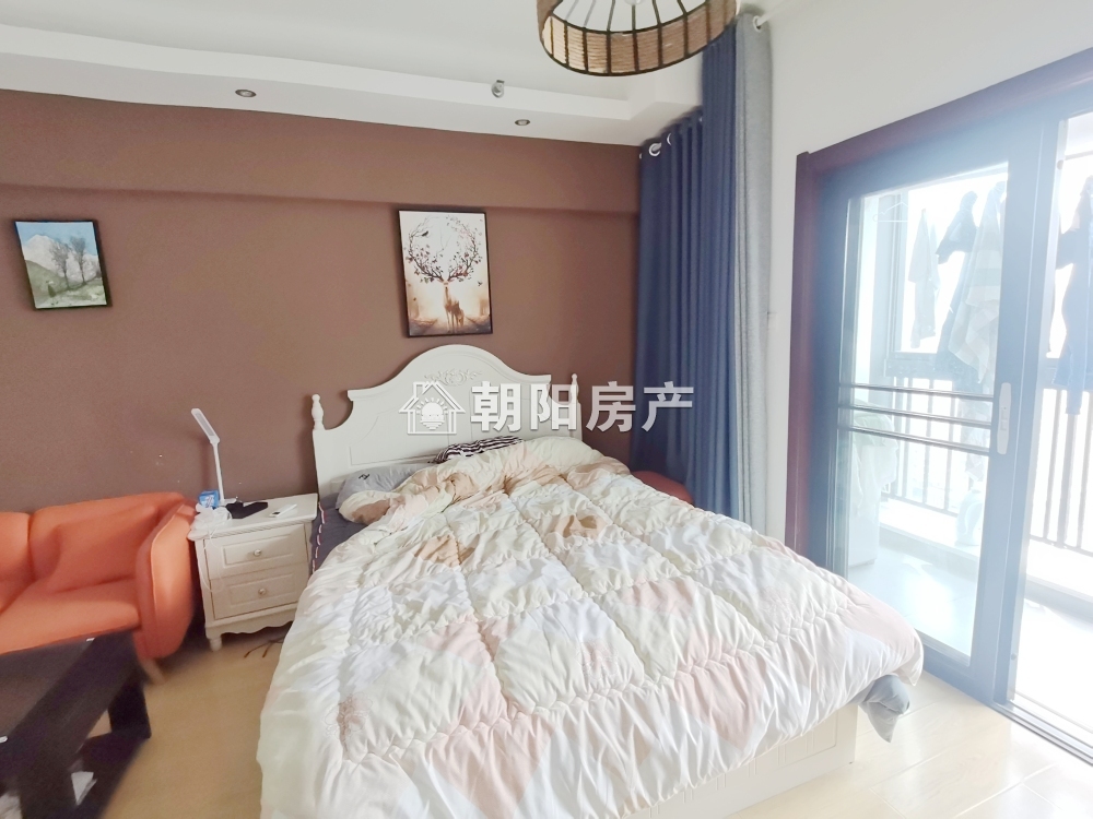中环158 47平 南向精装一居 满两年 交通便利
