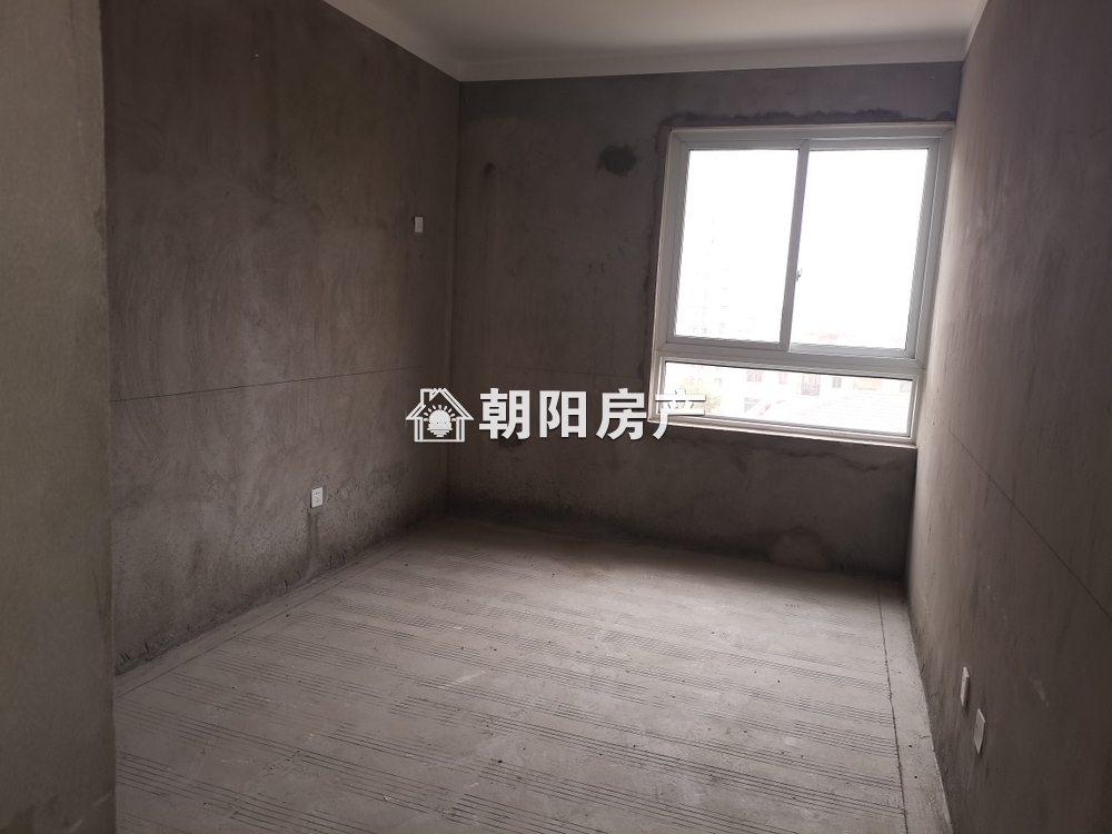 西城公馆 103平 南向三室两厅 交通便利 学区房