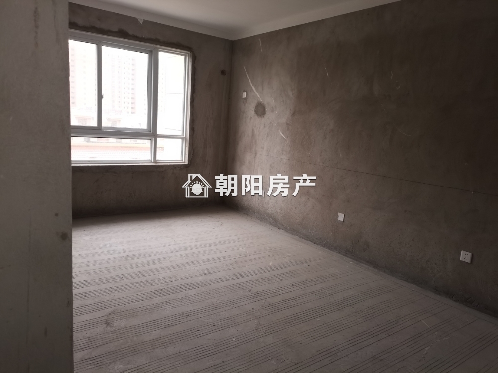 西城公馆 103平 南向三室两厅 交通便利 学区房