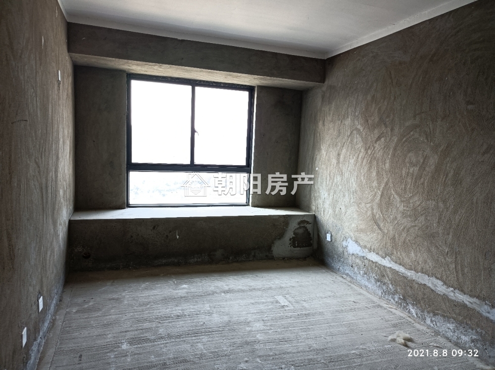上郑广场 113平 南向三居 毛坯出租 配套齐全
