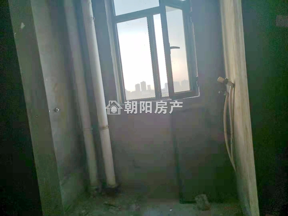 力达4室190平米大户型毛坯出售
