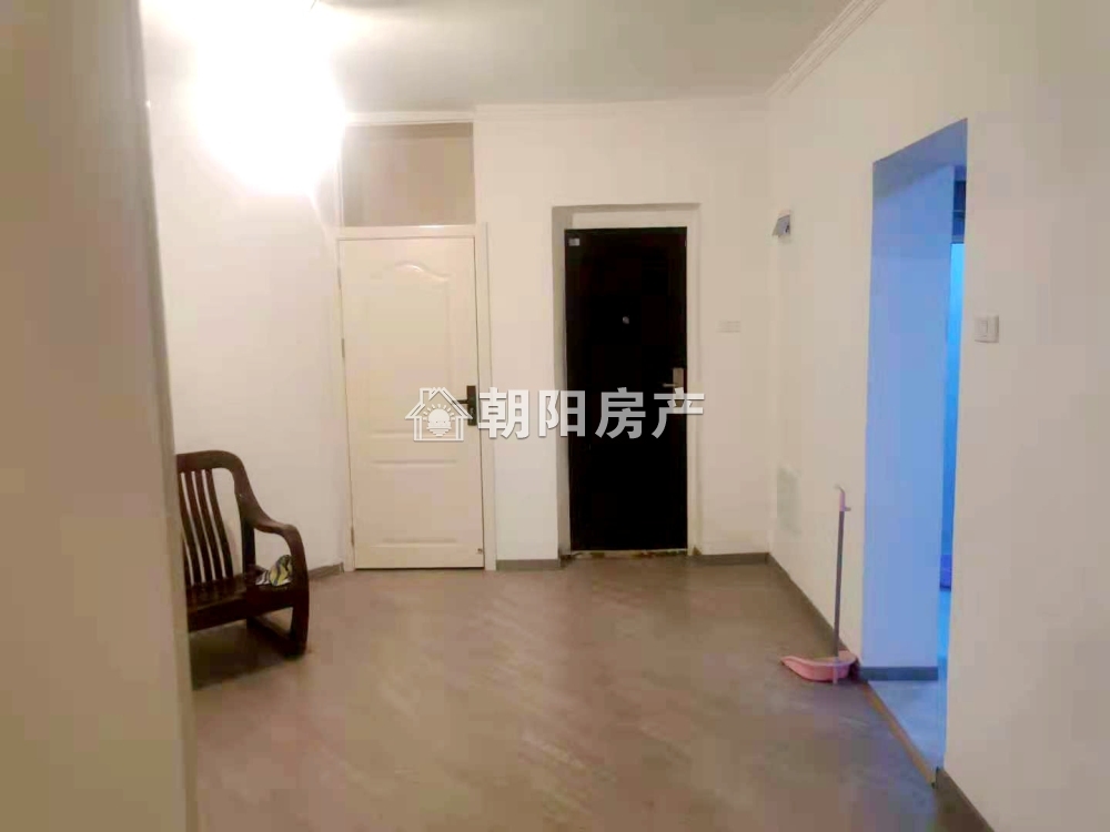 江陈小区 67平 朝南两室一厅 交通便利 随时看房