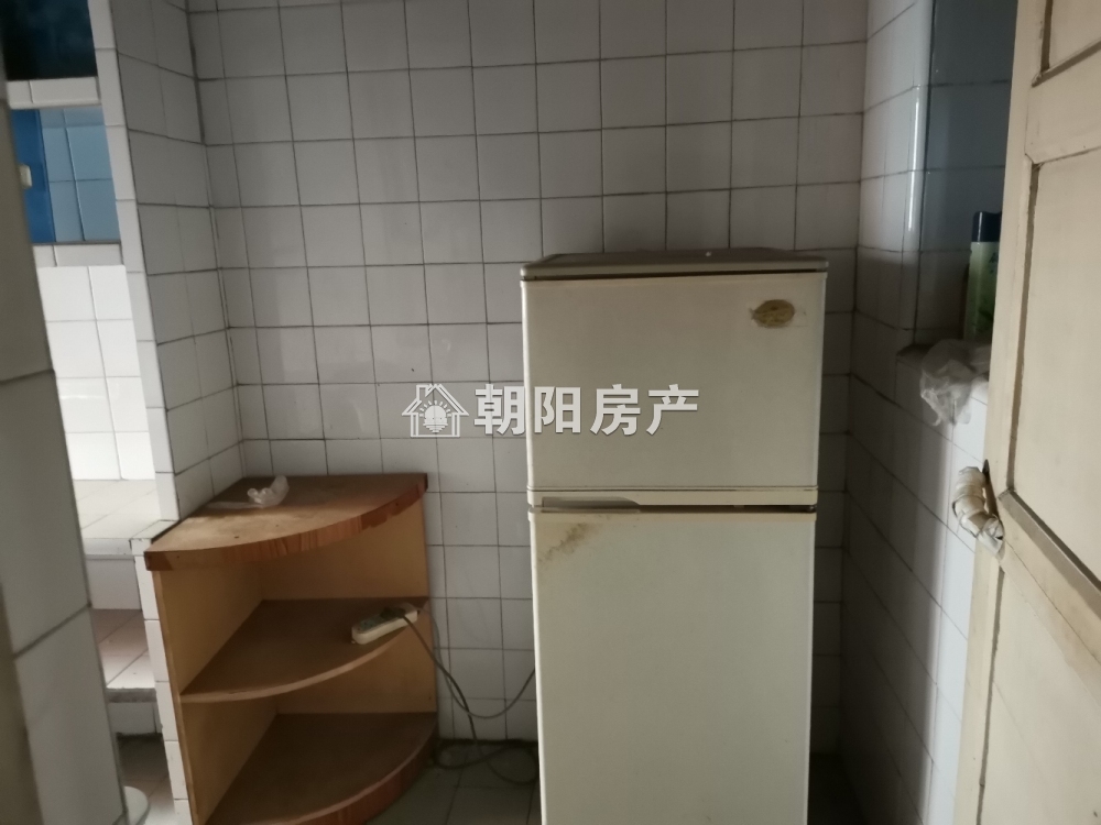 化建村 68平 朝南两室 简装 配套齐全 随时看房