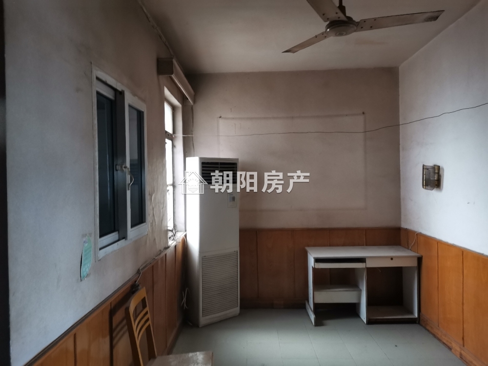 化建村 68平 朝南两室 简装 配套齐全 随时看房