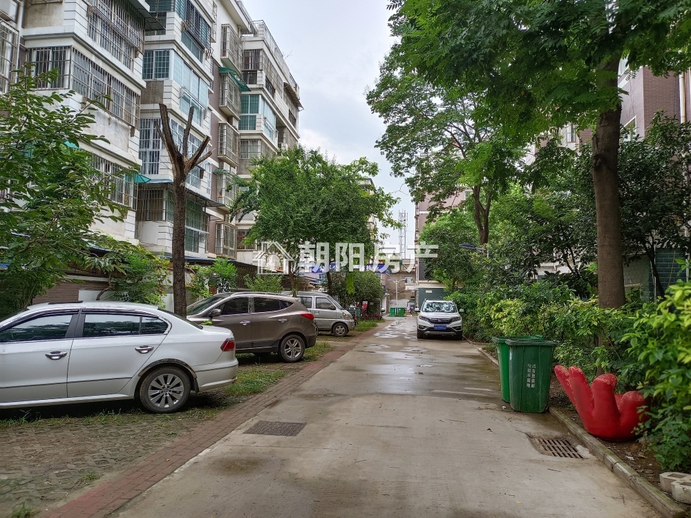 金港家园 92平 精装两居朝南 满两年 3026元/平