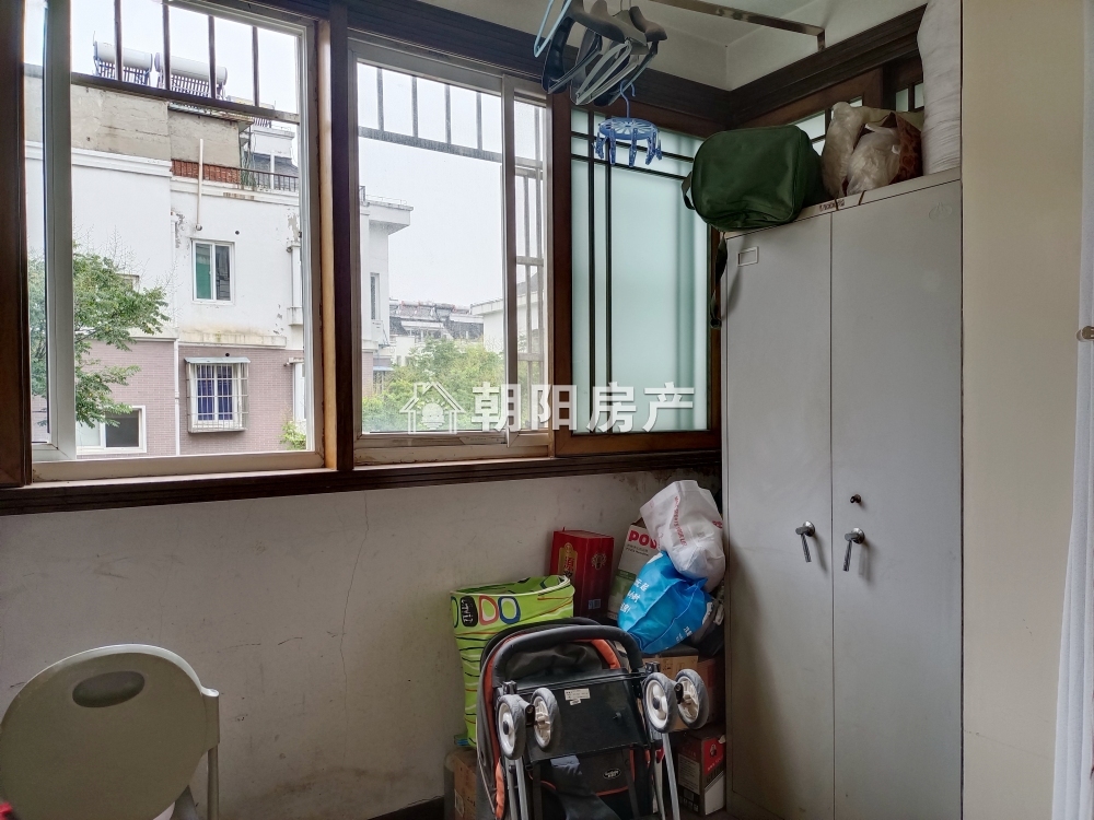 金港家园 92平 精装两居朝南 满两年 3026元/平