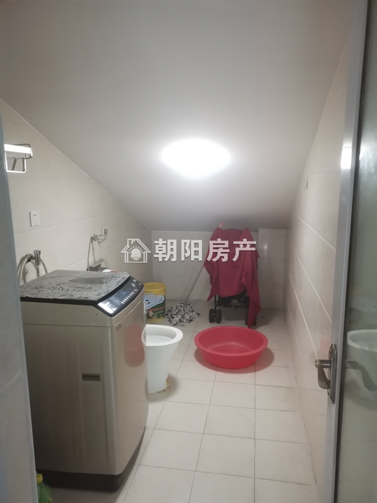 淮望三期 138平 精装三室朝南 满两年 交通便利
