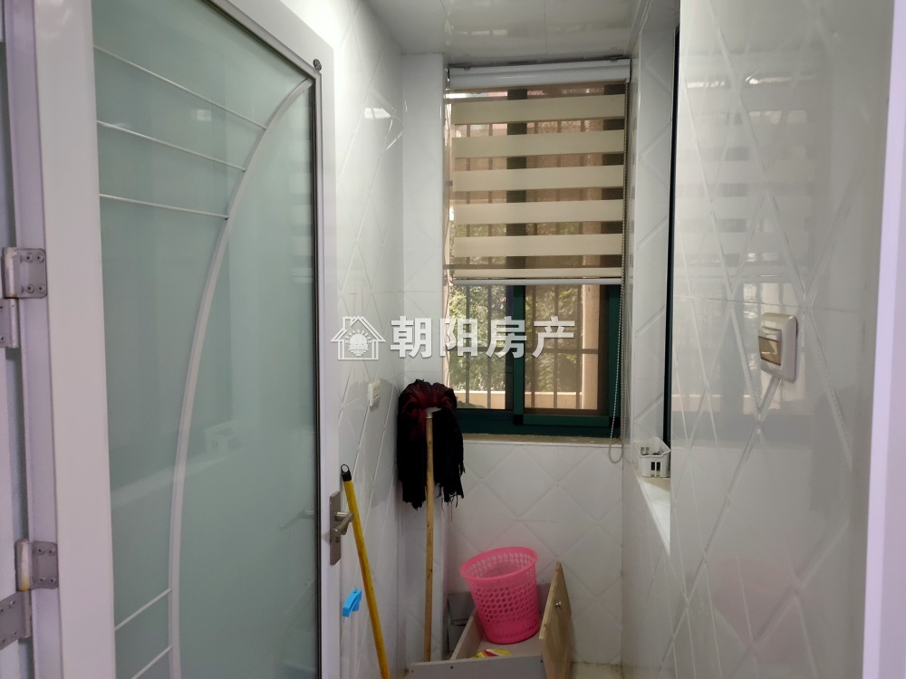 金玉花园 90平 精装两室朝南 交通便利 配套齐全