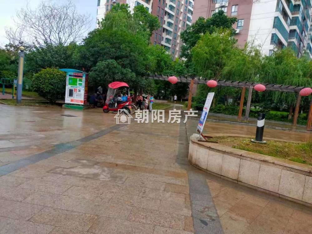 金玉花园 90平 精装两室朝南 交通便利 配套齐全