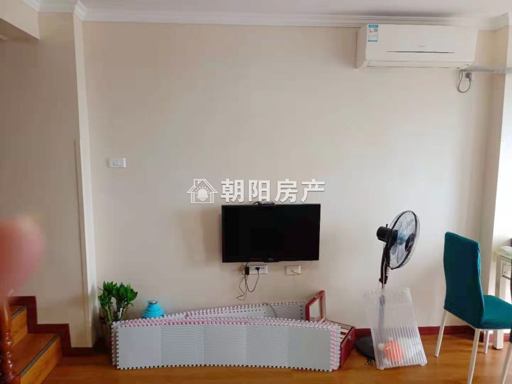 D壹街区 40平 精装两室 免税 配套齐全