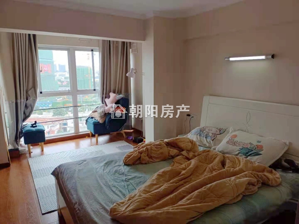 D壹街区 40平 精装两室 免税 配套齐全