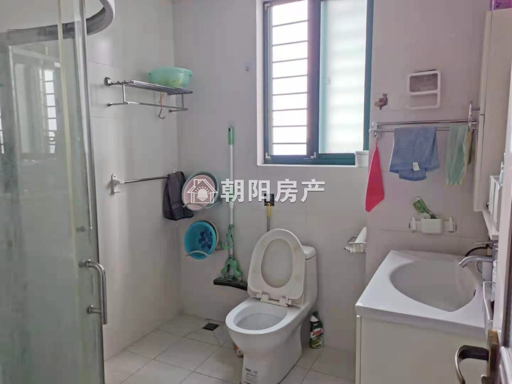 鑫诚花园 108平 南向精装两居 满两年 交通便利学区房