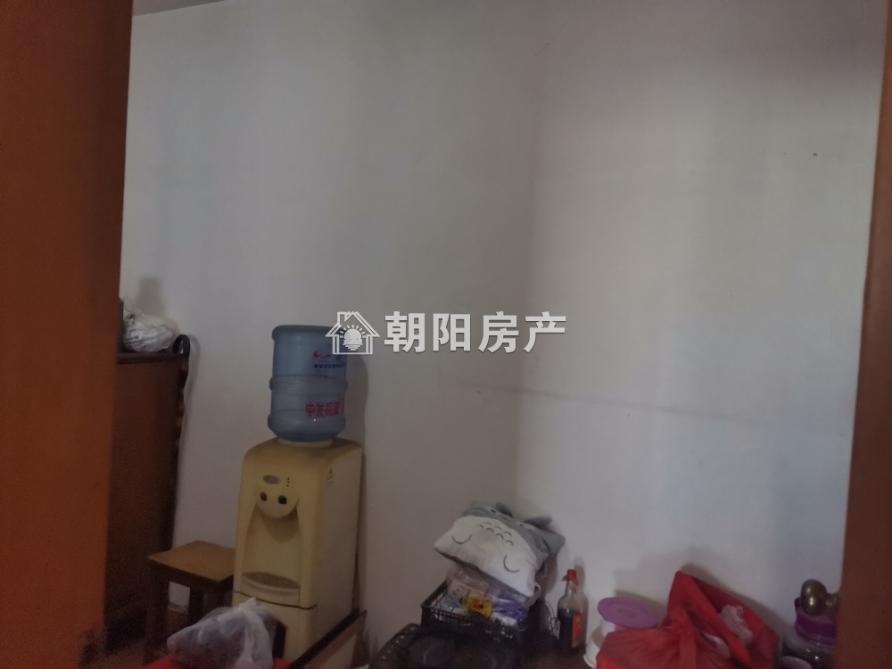 商业村 82平 南向三室一厅 简装 配套齐全 单价3026元/平