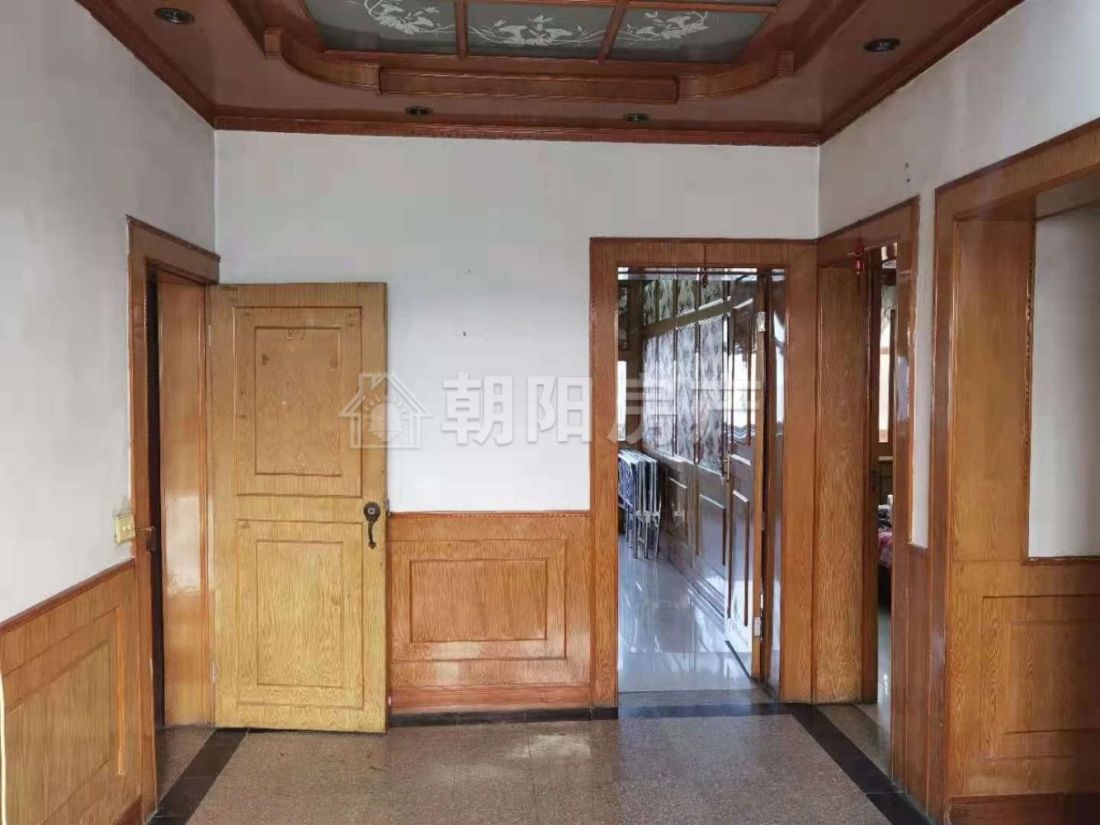 谢四小综合楼 75平 南向两室 2400元/平 交通便利 学区房