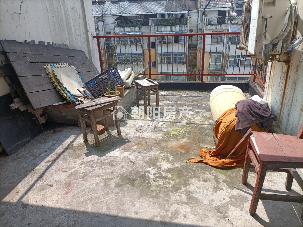 锦绣东苑 73平 朝南两室 满两年 单价2054元/平